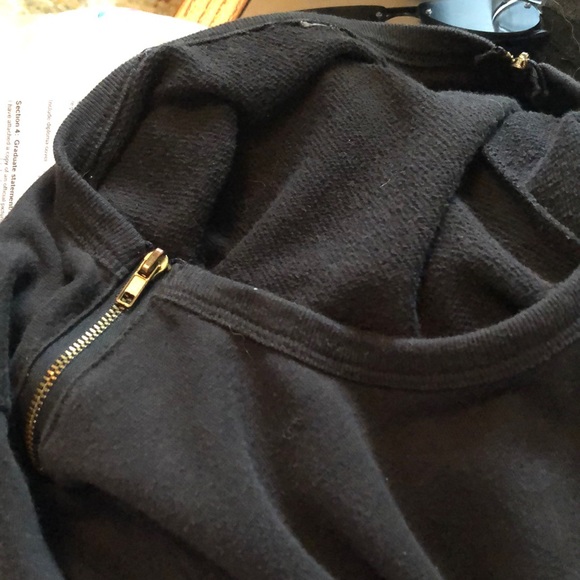 Super Cute Long Zipper Sleeve Simple Black Top - Picture 7 of 7